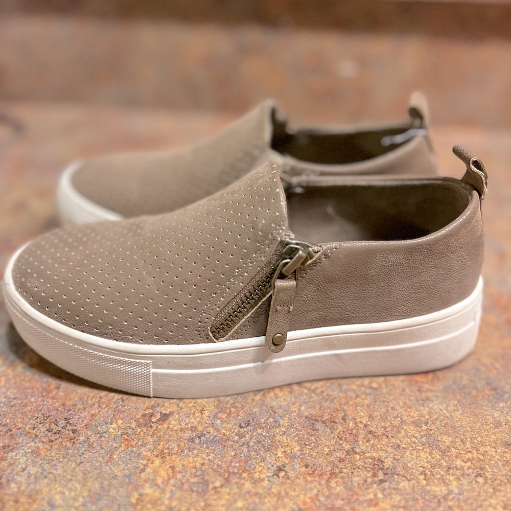 MIA Kids Shoes - Size 2